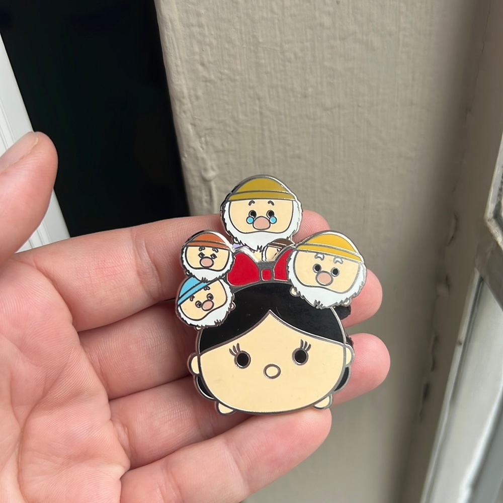 ✨Disney Tsum Tsum Slider Series Snow White and the Seven Dwarfs Pin
